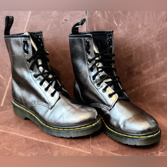 Dr. Martens Metallic Pewter 1460W Combat Boots with Yellow Stitching Size 8L - Picture 4 of 12
